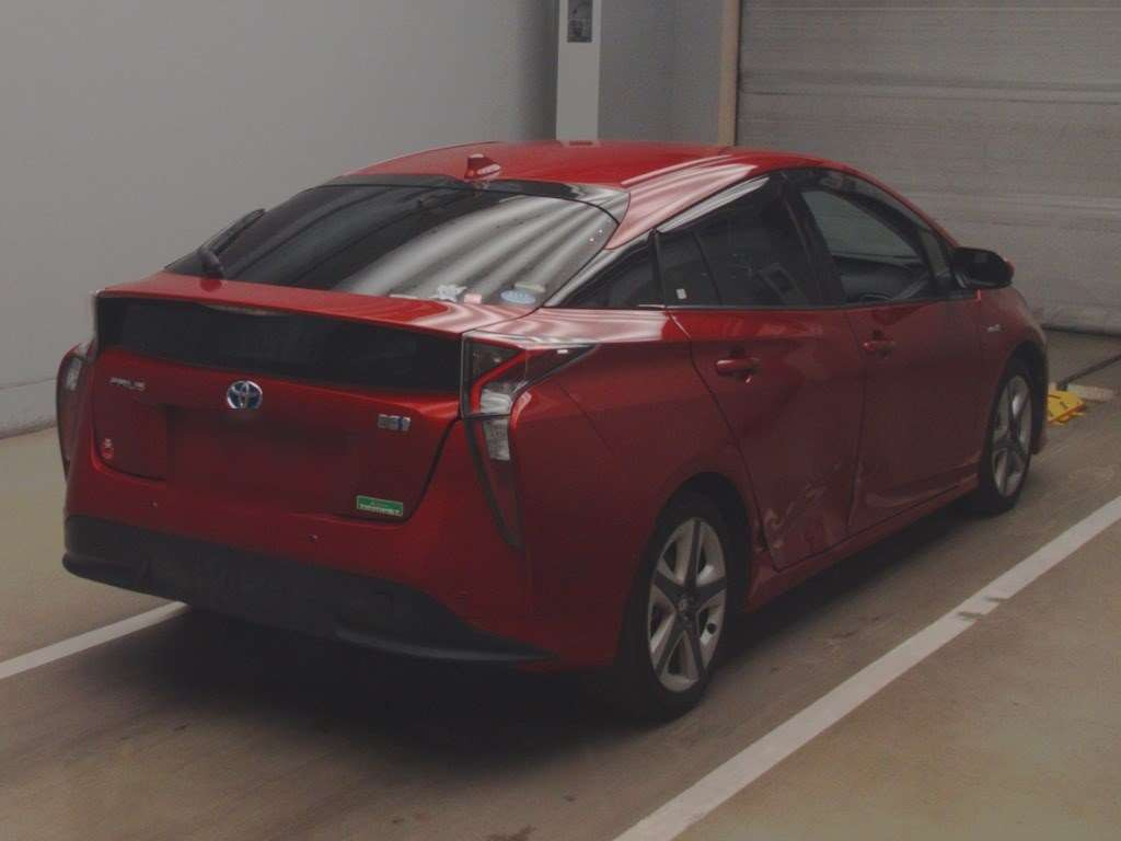 2016 Toyota Prius ZVW51[1]