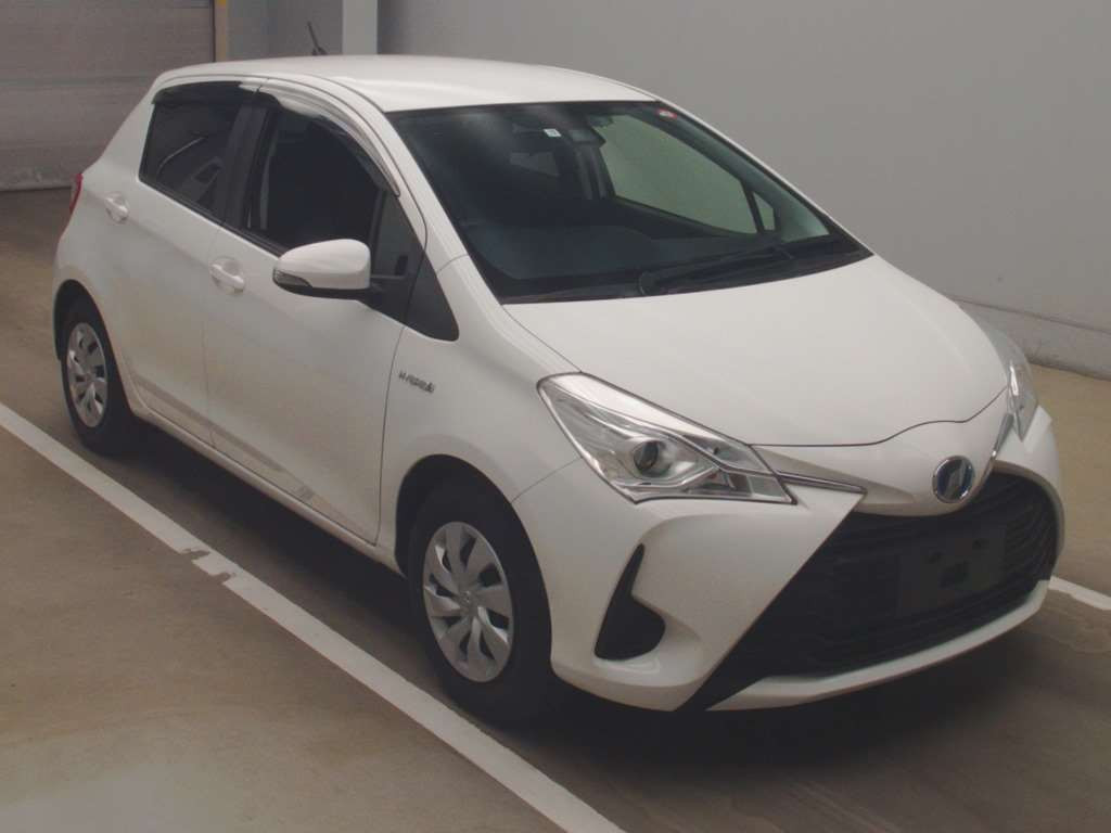 2019 Toyota Vitz NHP130[2]