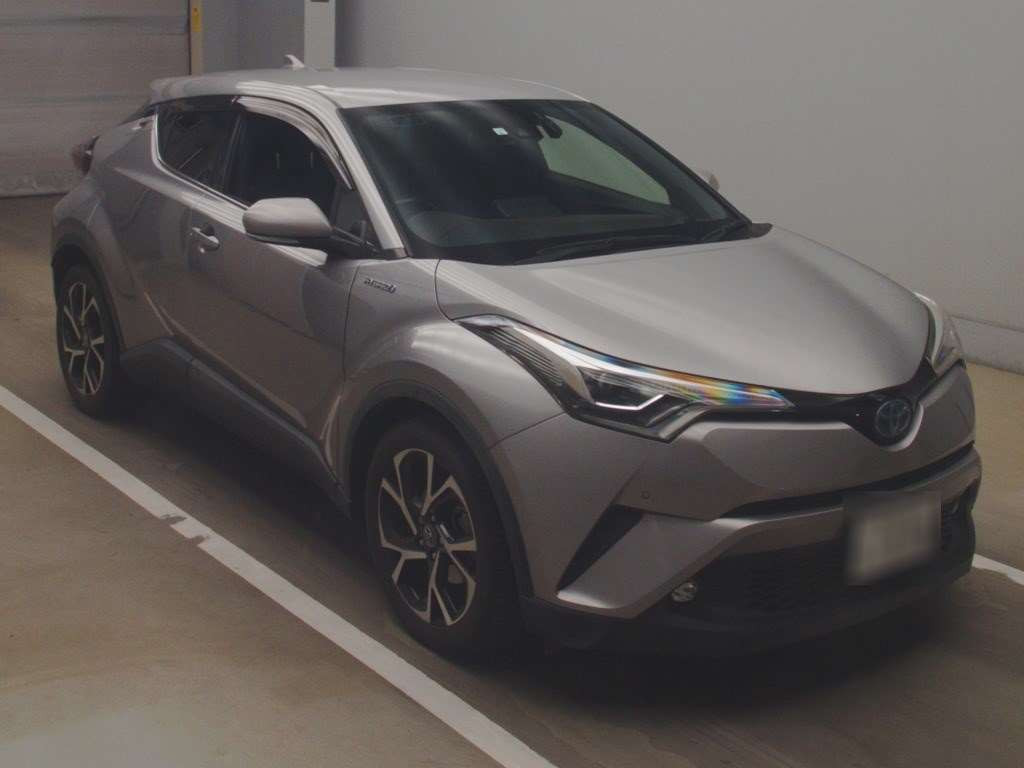 2017 Toyota C-HR ZYX10[2]