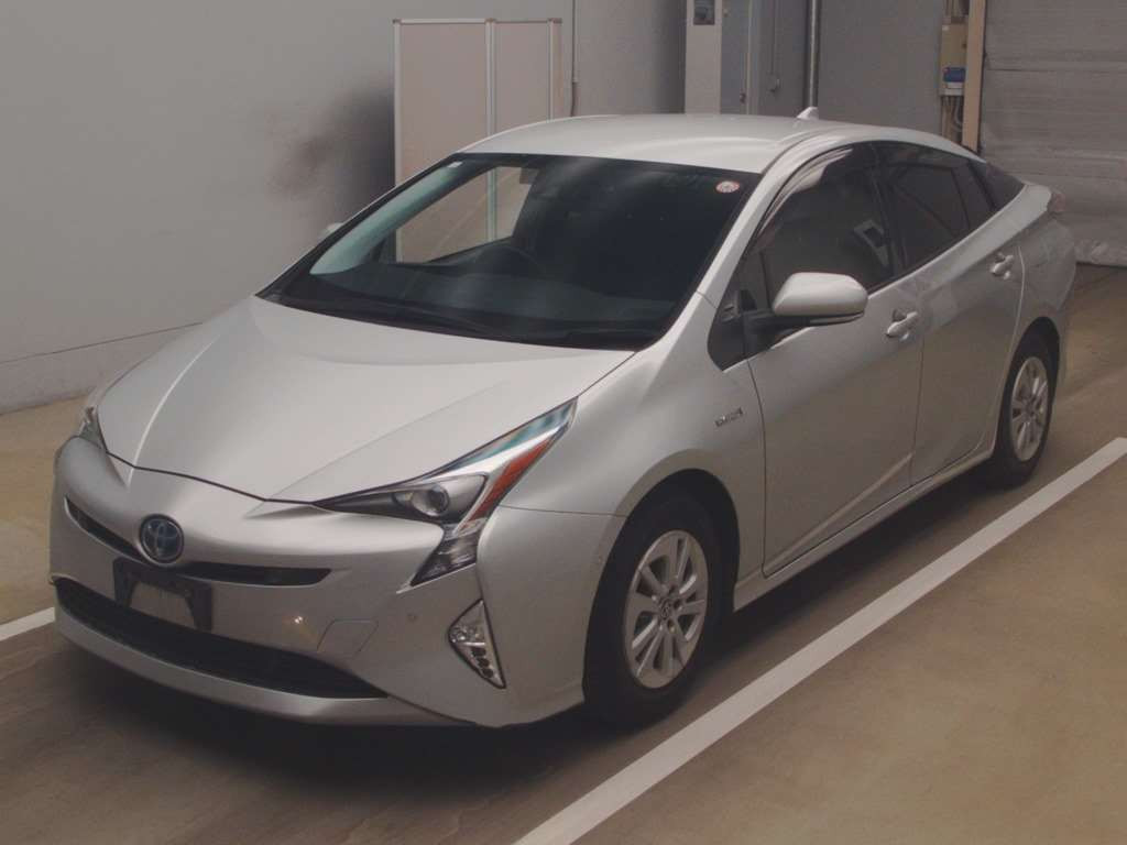 2018 Toyota Prius ZVW50[0]