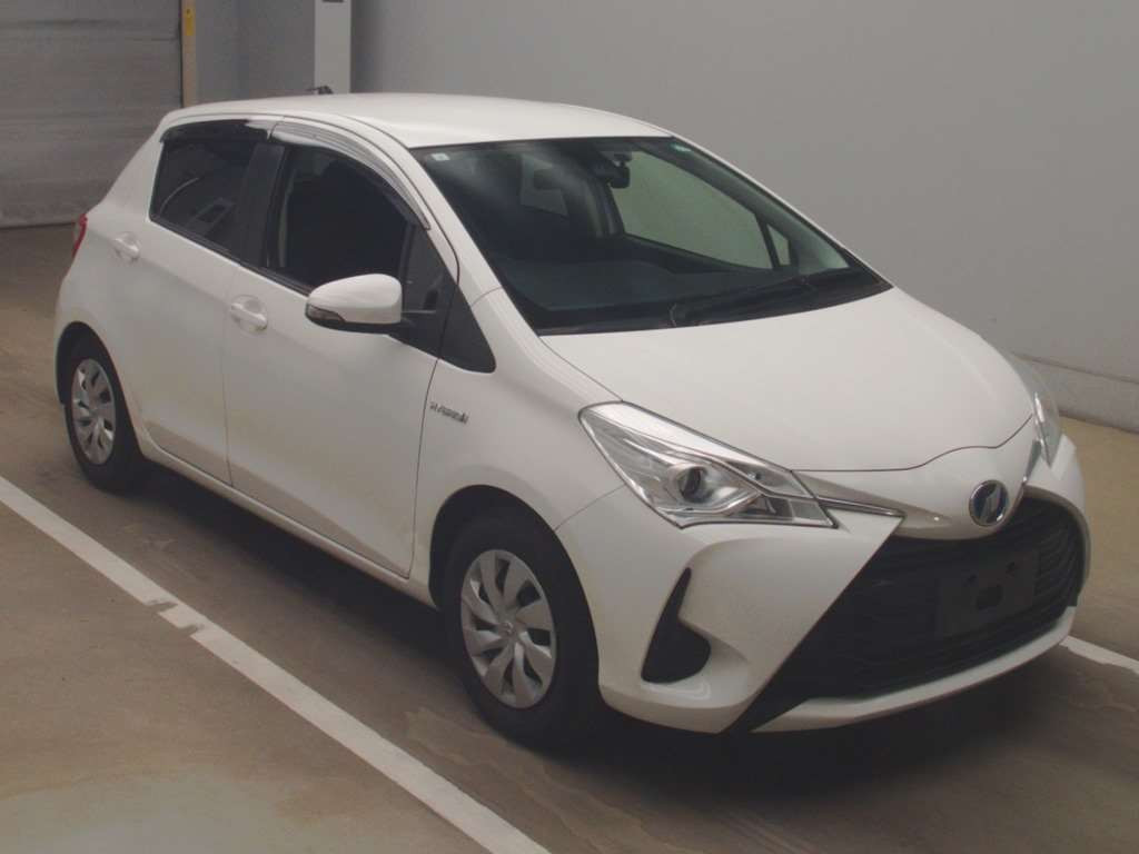 2019 Toyota Vitz NHP130[2]