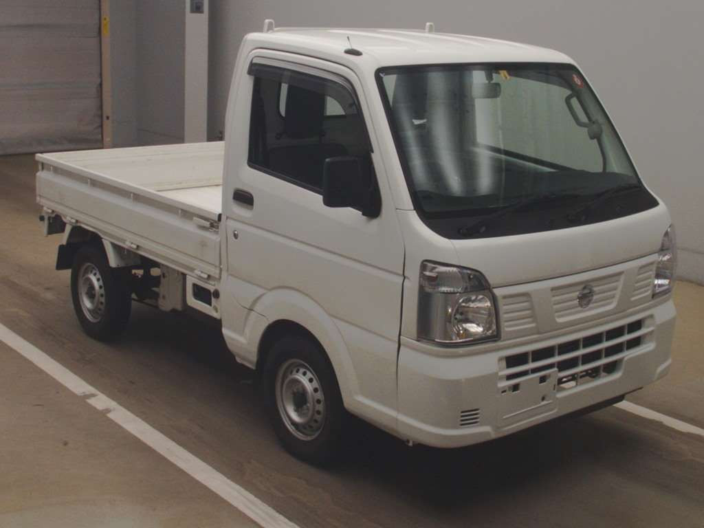 2022 Nissan NT100 Clipper DR16T[2]