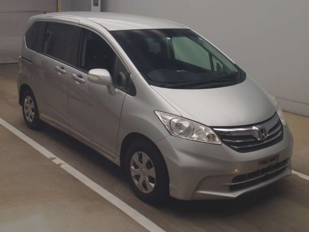 2012 Honda Freed GB3[2]