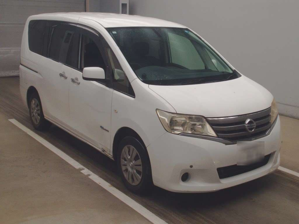 2013 Nissan Serena HC26[2]