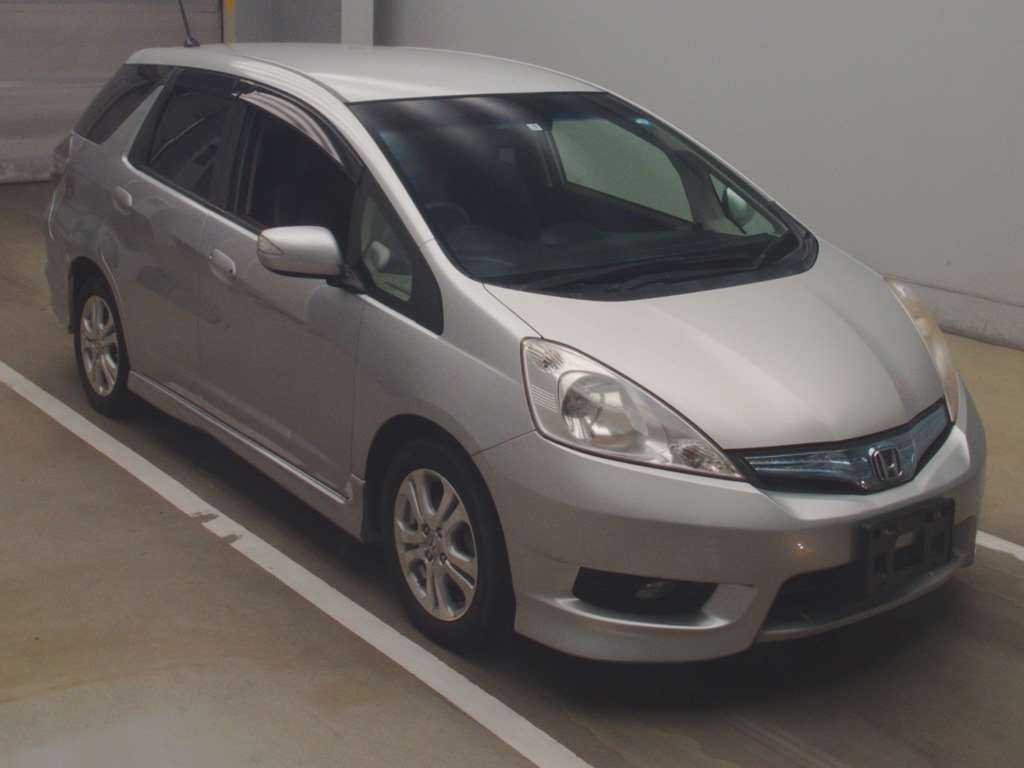 2012 Honda Fit Shuttle Hybrid GP2[2]