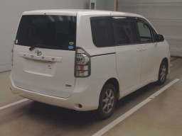 2010 Toyota Voxy