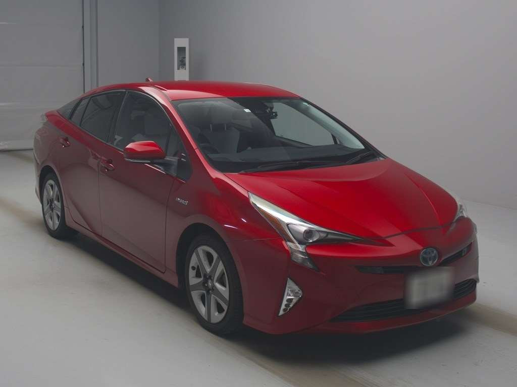 2016 Toyota Prius ZVW51[2]