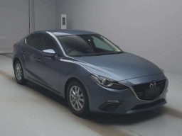 2016 Mazda Axela