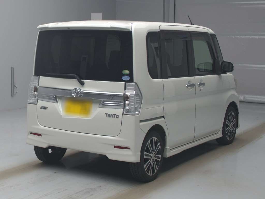 2014 Daihatsu Tanto Custom LA600S[1]