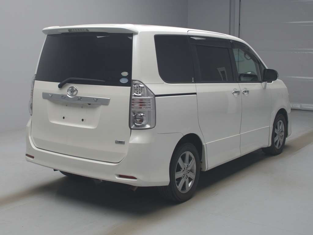 2009 Toyota Voxy ZRR70W[1]