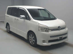 2009 Toyota Voxy