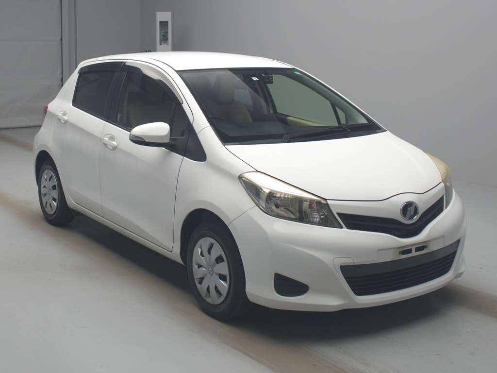 2012 Toyota Vitz KSP130[2]