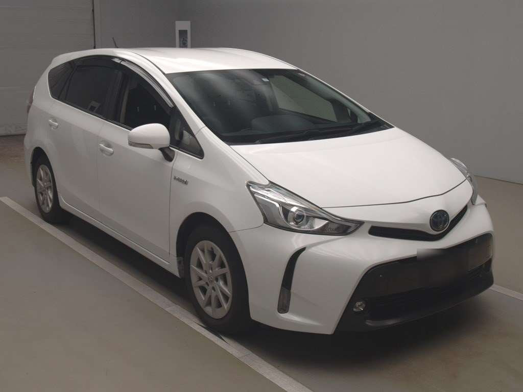 2019 Toyota Prius alpha ZVW41W[2]