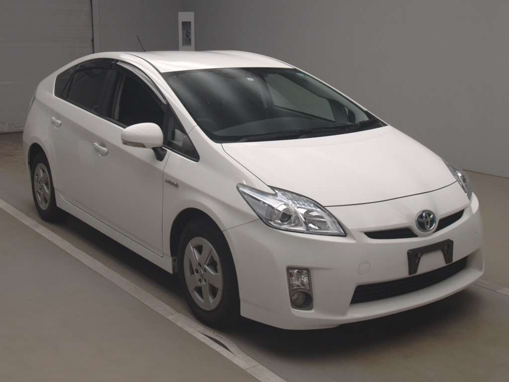 2011 Toyota Prius ZVW30[2]