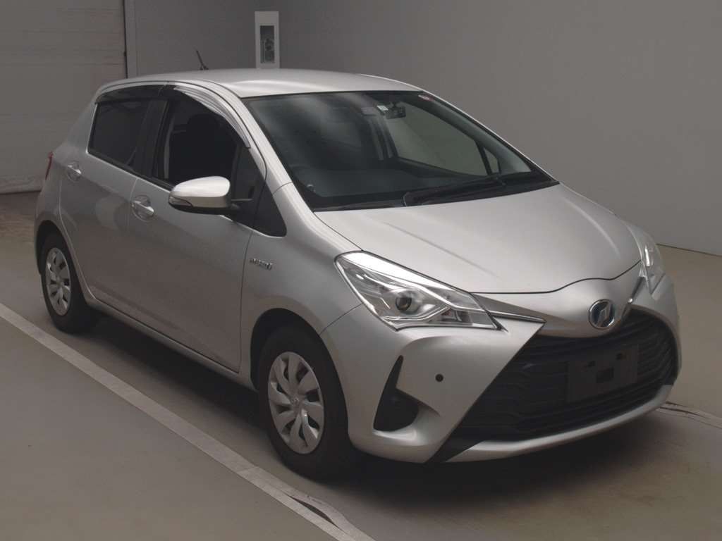 2019 Toyota Vitz NHP130[2]