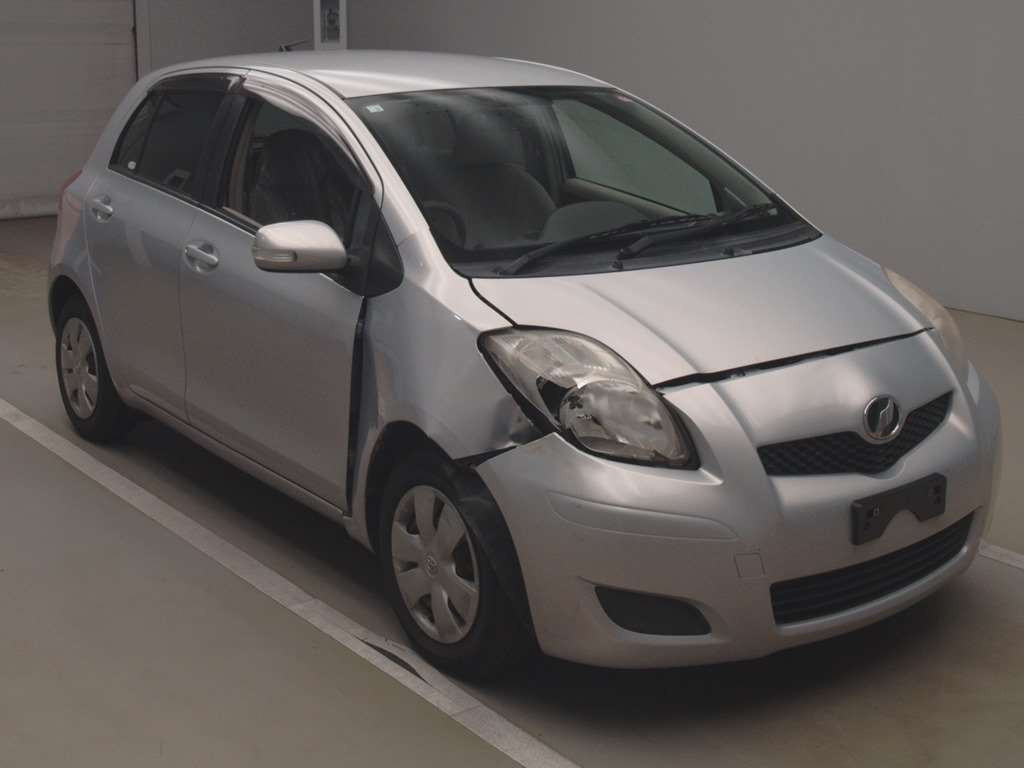 2008 Toyota Vitz SCP90[2]