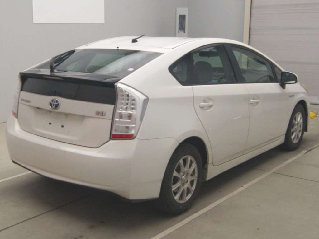 2010 Toyota Prius ZVW30[1]