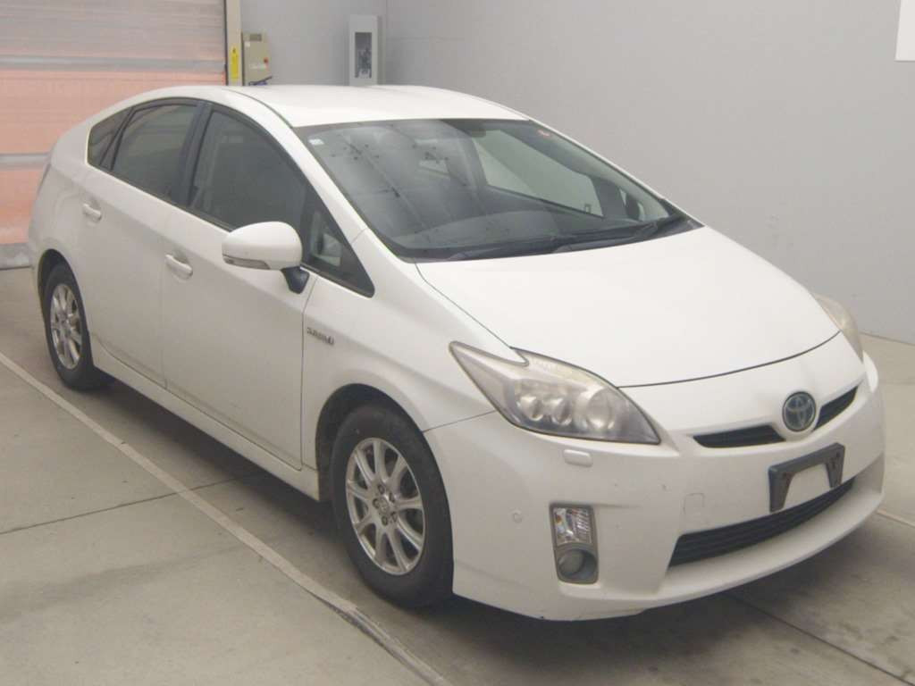 2010 Toyota Prius ZVW30[2]