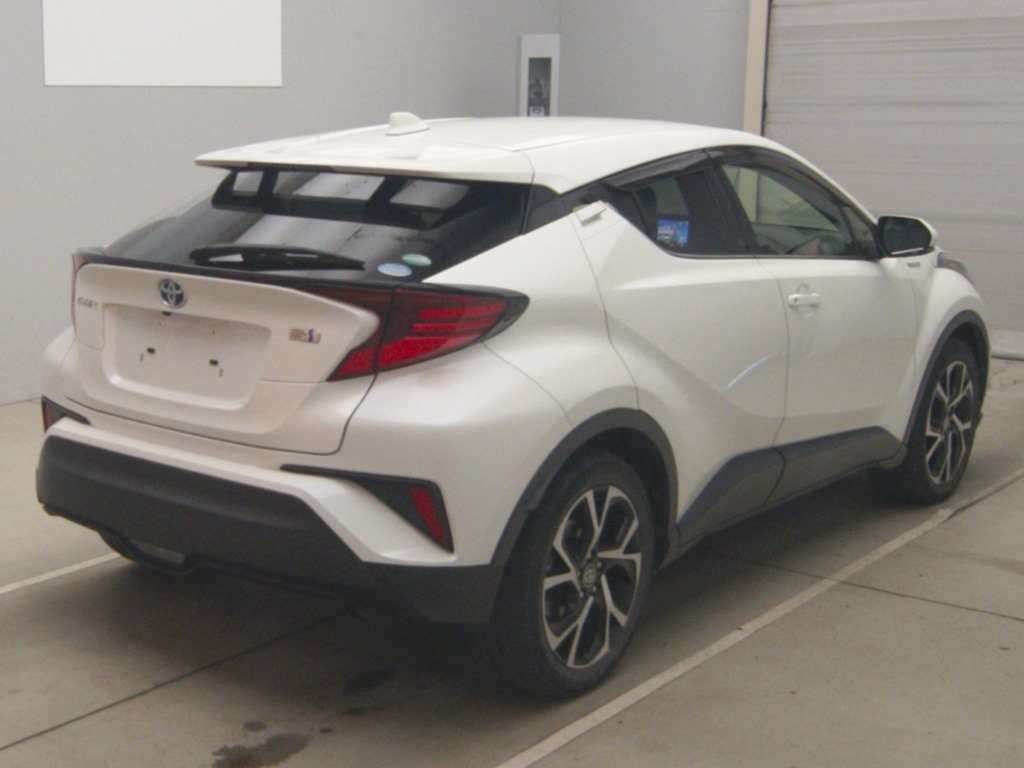 2020 Toyota C-HR ZYX11[1]