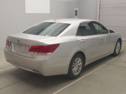 2014 Toyota Crown Hybrid