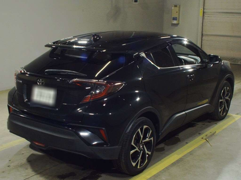 2016 Toyota C-HR NGX50[1]