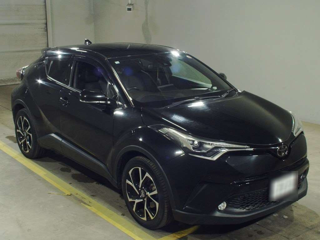 2016 Toyota C-HR NGX50[2]