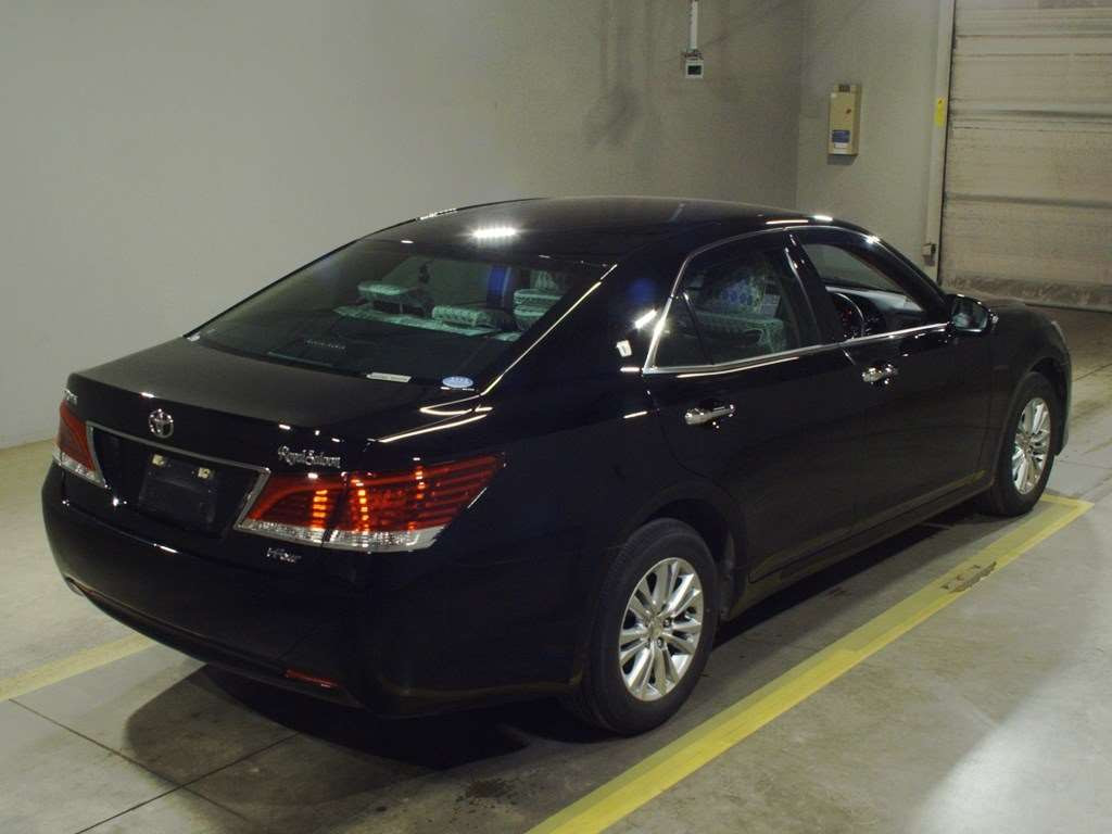 2013 Toyota Crown GRS211[1]