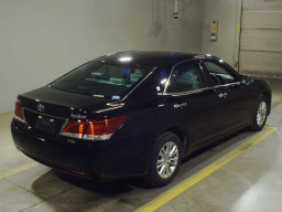 2013 Toyota Crown