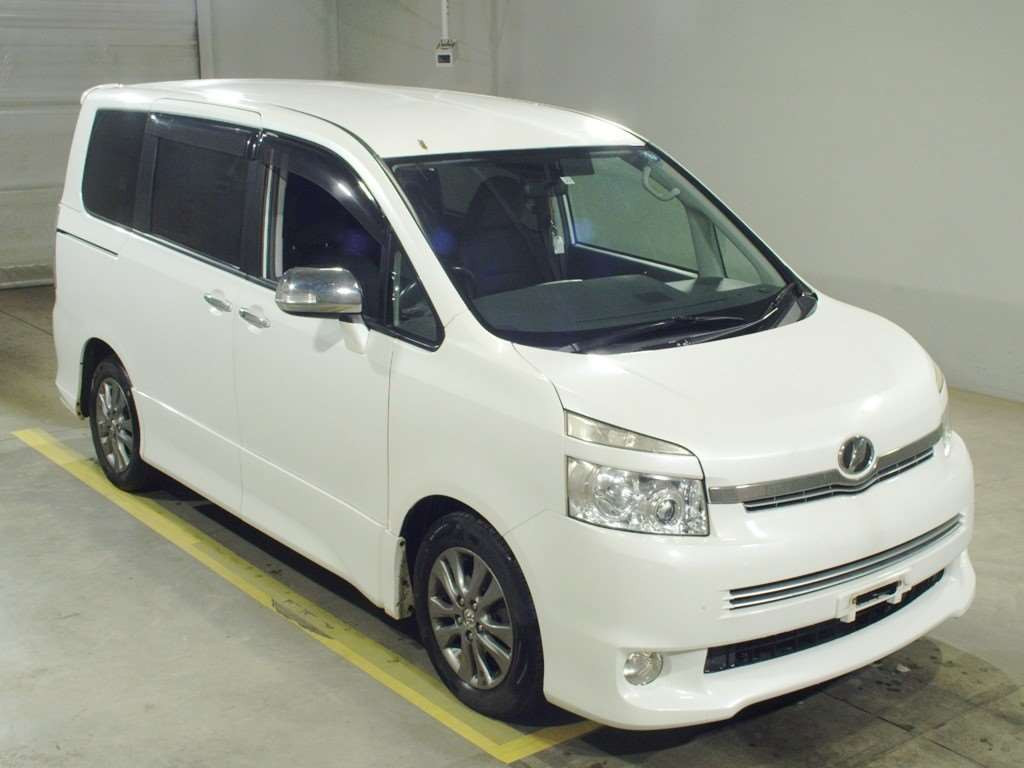 2010 Toyota Voxy ZRR75W[2]