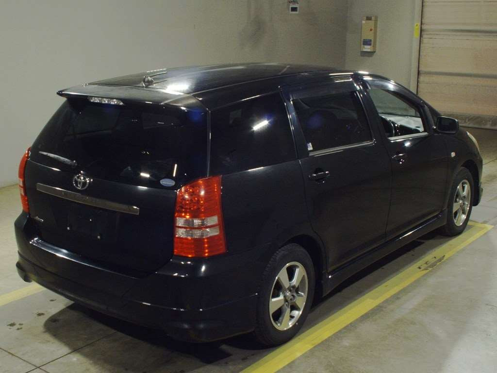 2003 Toyota Wish ZNE14G[1]