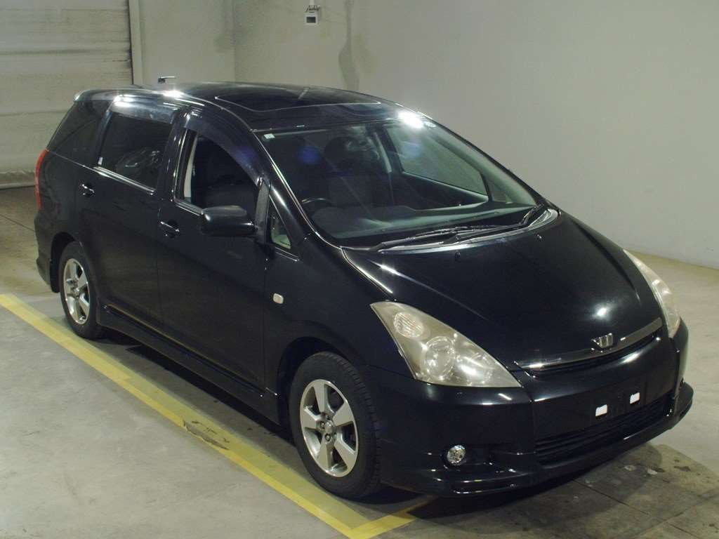 2003 Toyota Wish ZNE14G[2]