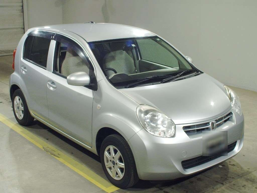 2010 Toyota Passo KGC30[2]