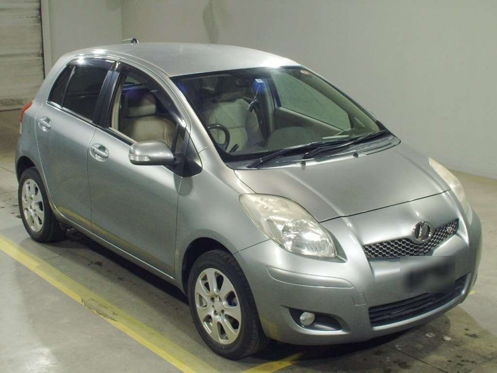 2008 Toyota Vitz NCP95[2]