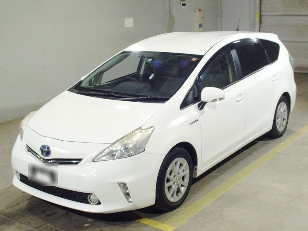 2011 Toyota Prius alpha ZVW41W[0]