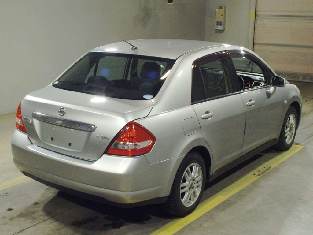 2006 Nissan Tiida Latio SNC11[1]