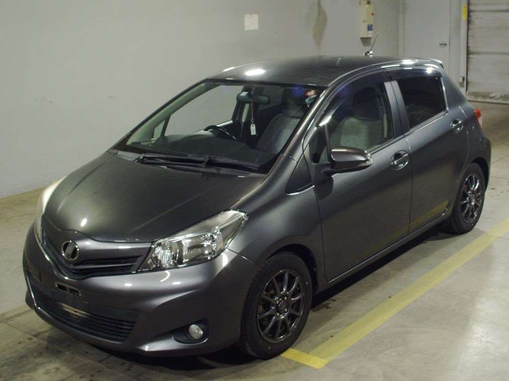 2011 Toyota Vitz NSP130[0]