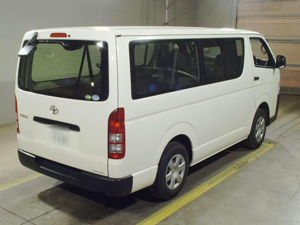 2018 Toyota Hiace Van GDH206V[1]