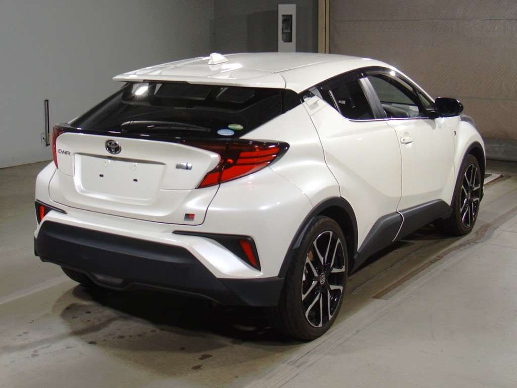 2020 Toyota C-HR ZYX11[1]