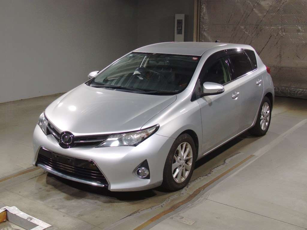 2014 Toyota Auris ZRE186H[0]