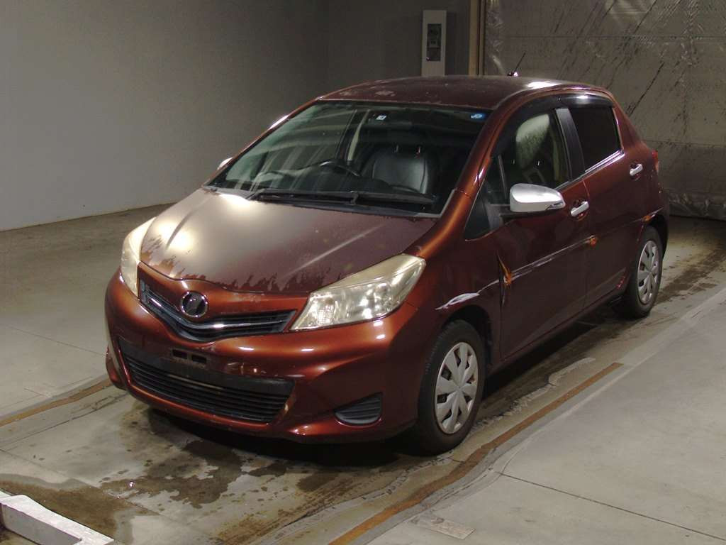 2011 Toyota Vitz NSP130[0]