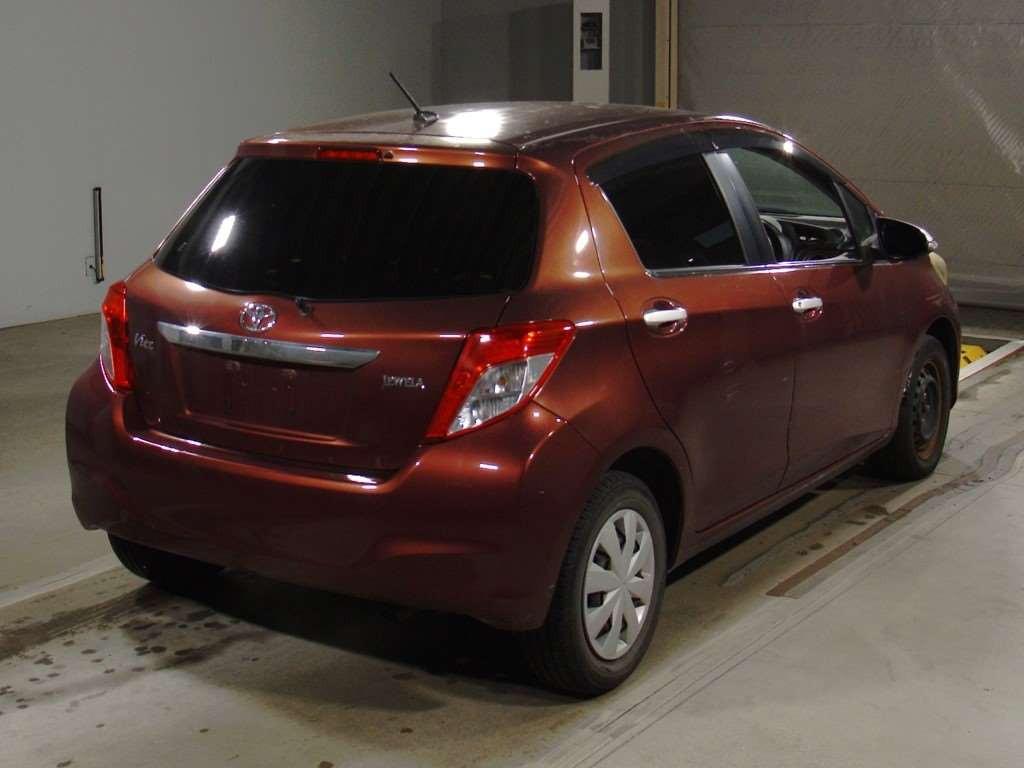 2011 Toyota Vitz NSP130[1]