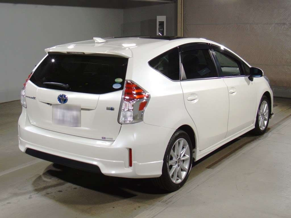 2021 Toyota Prius alpha ZVW40W[1]