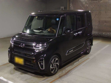 2022 Daihatsu Tanto Custom