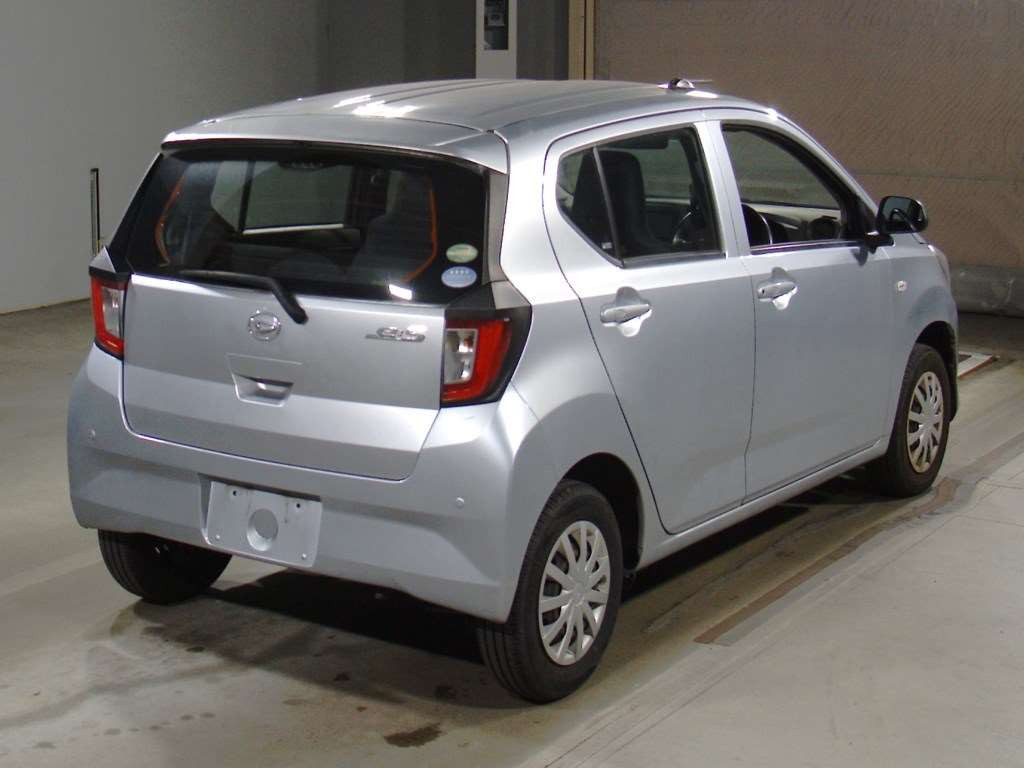 2017 Daihatsu Mira es LA360S[1]