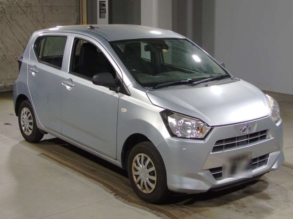 2017 Daihatsu Mira es LA360S[2]