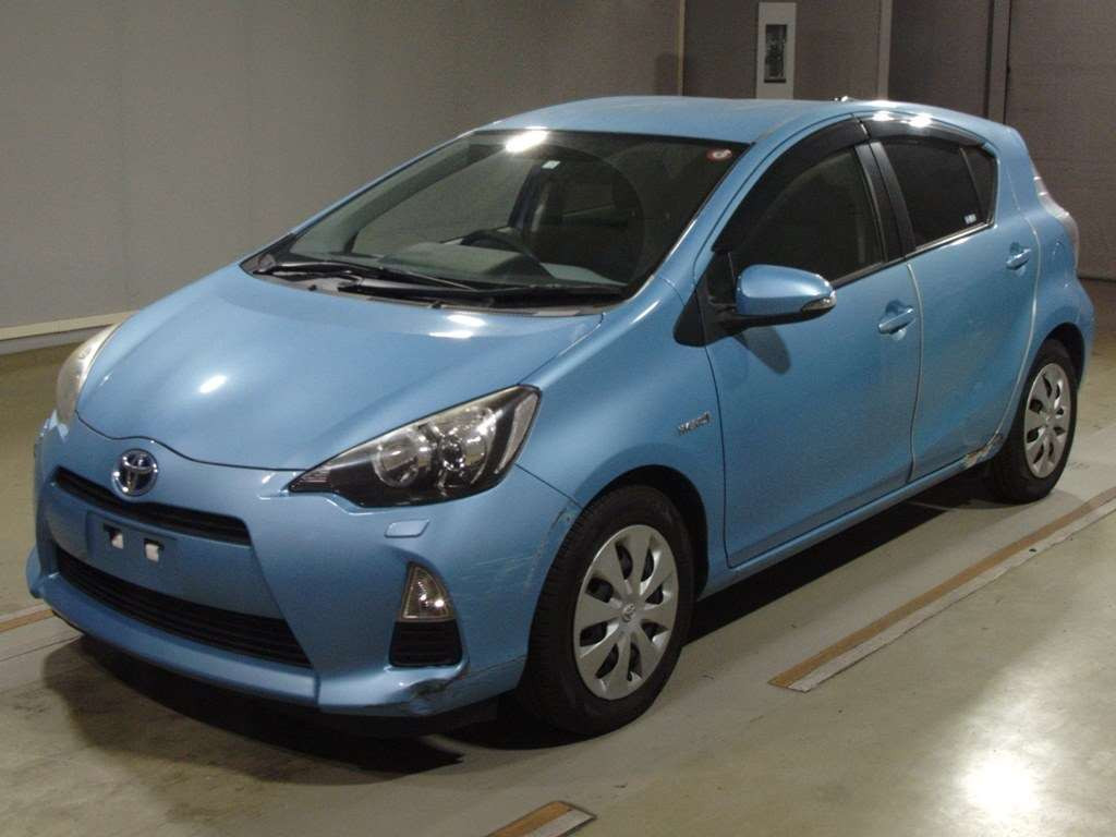 2013 Toyota Aqua NHP10[0]