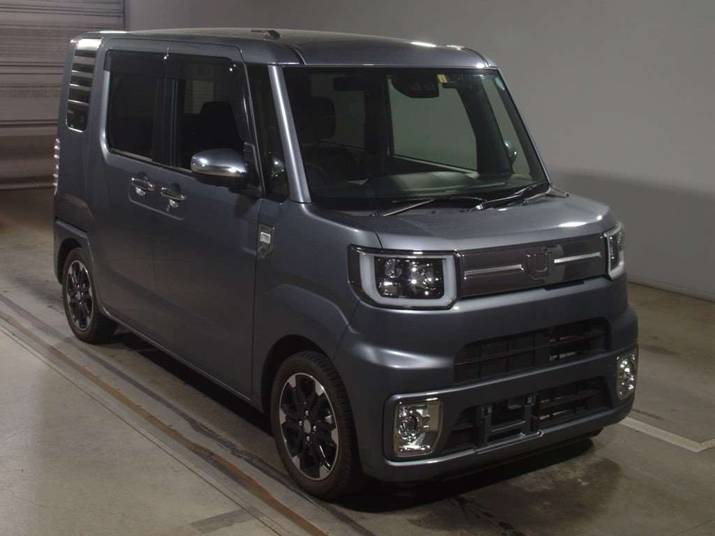 2022 Daihatsu Wake LA710S[2]