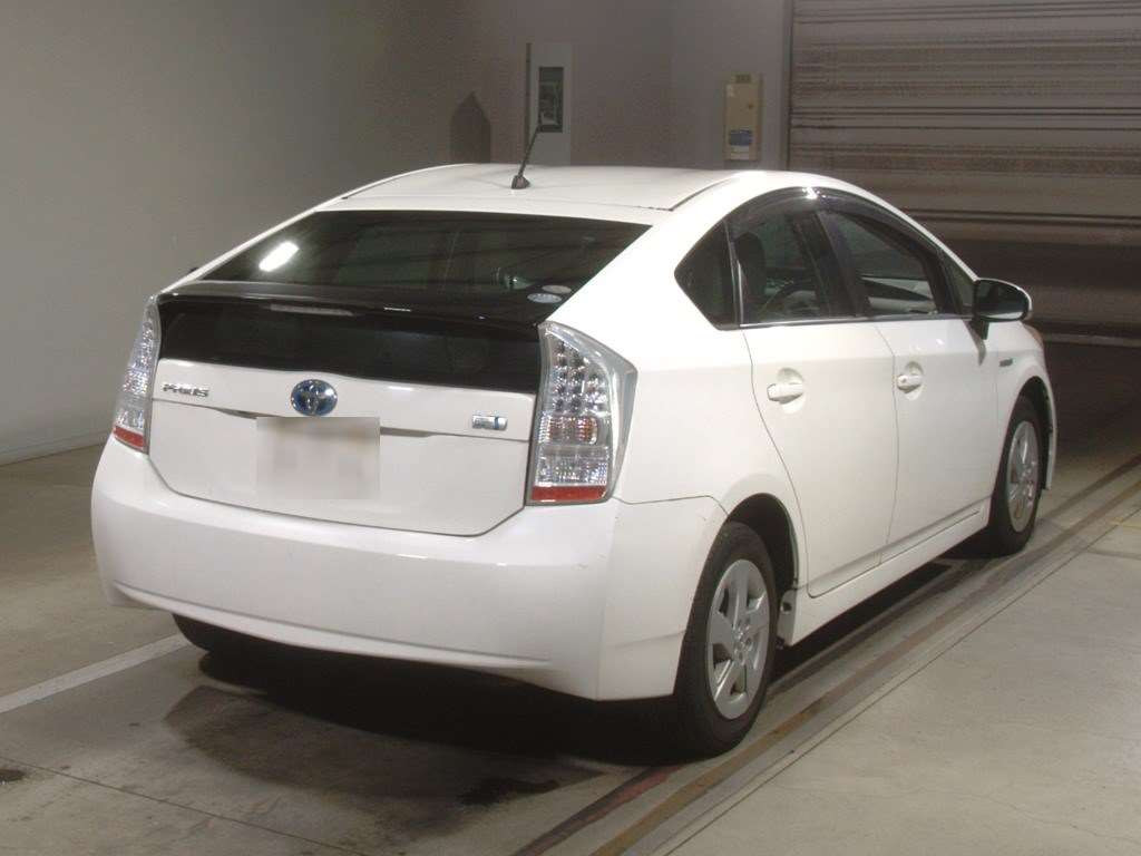 2010 Toyota Prius ZVW30[1]