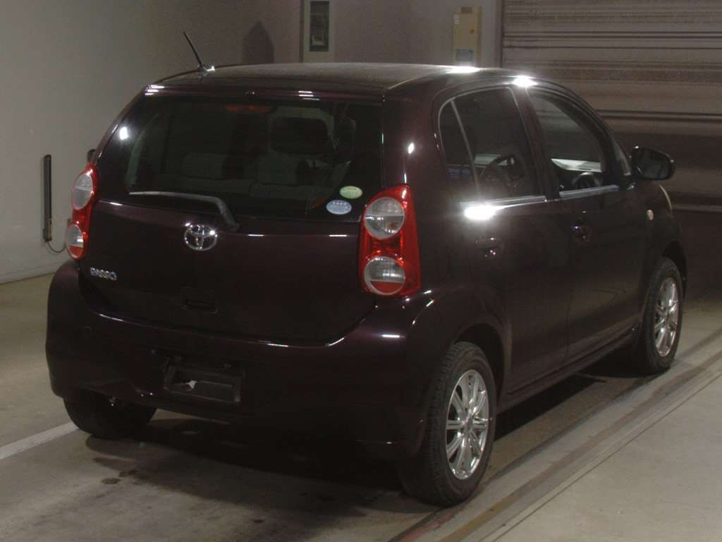 2012 Toyota Passo KGC30[1]