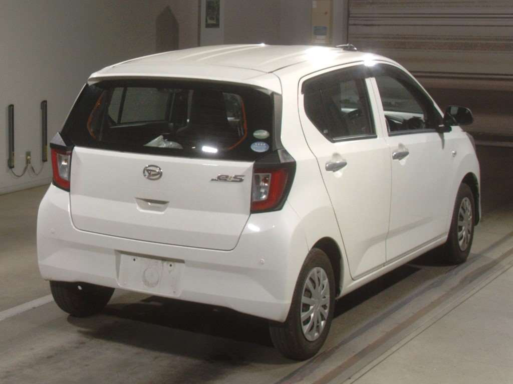 2017 Daihatsu Mira es LA350S[1]